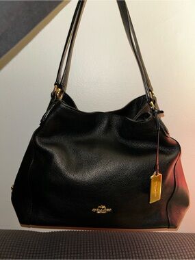 Coach Edie 31 Pebbled Leather Shoulder Bag w Gold Hardware & hangtag, like new